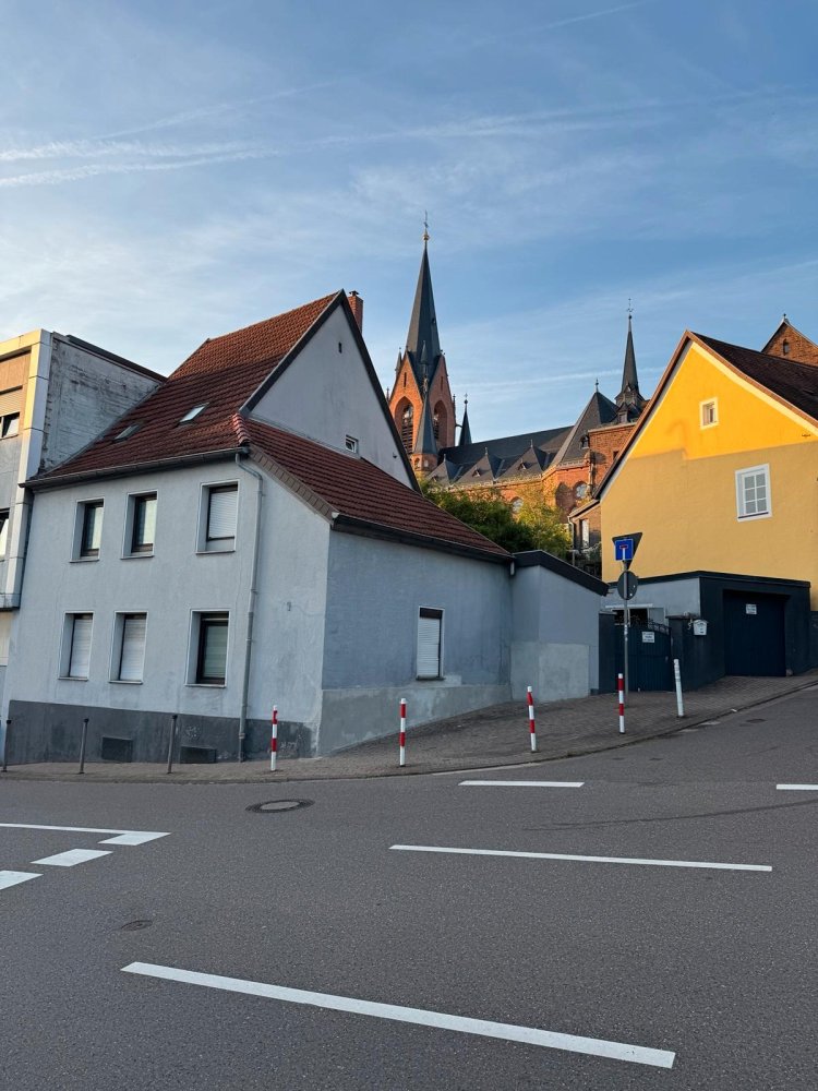 Дом с 6 комнатами в Саарпфальц, Германия № 231911