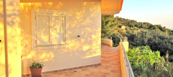 6 Schlafzimmer Gewerbliche Immobilien in Kalyvia Thorikou, Greece, Nr. 7356 4