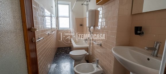 2 bedrooms Apartment in Piacenza, Italy No. 365779 9