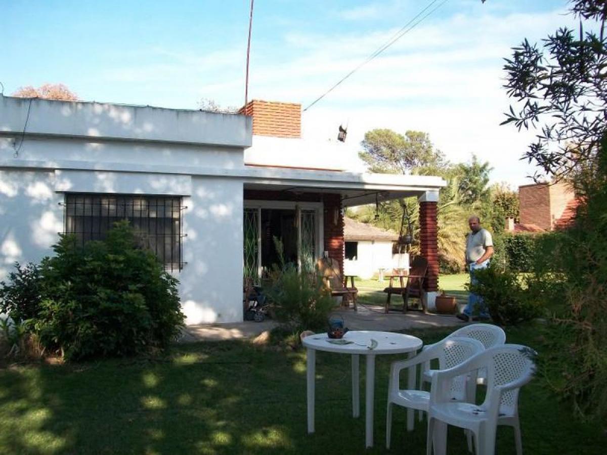 3 bedrooms Commercial property in Ezeiza, Argentina No. 108797