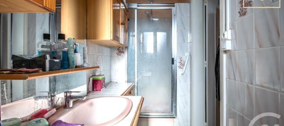 3 bedrooms House in Saint-Remy-Chaussee, France No. 50723 9