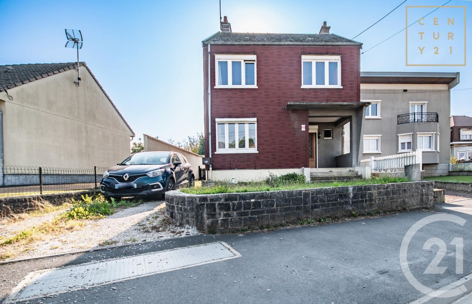 3 bedrooms House in Saint-Remy-Chaussee, France No. 50723