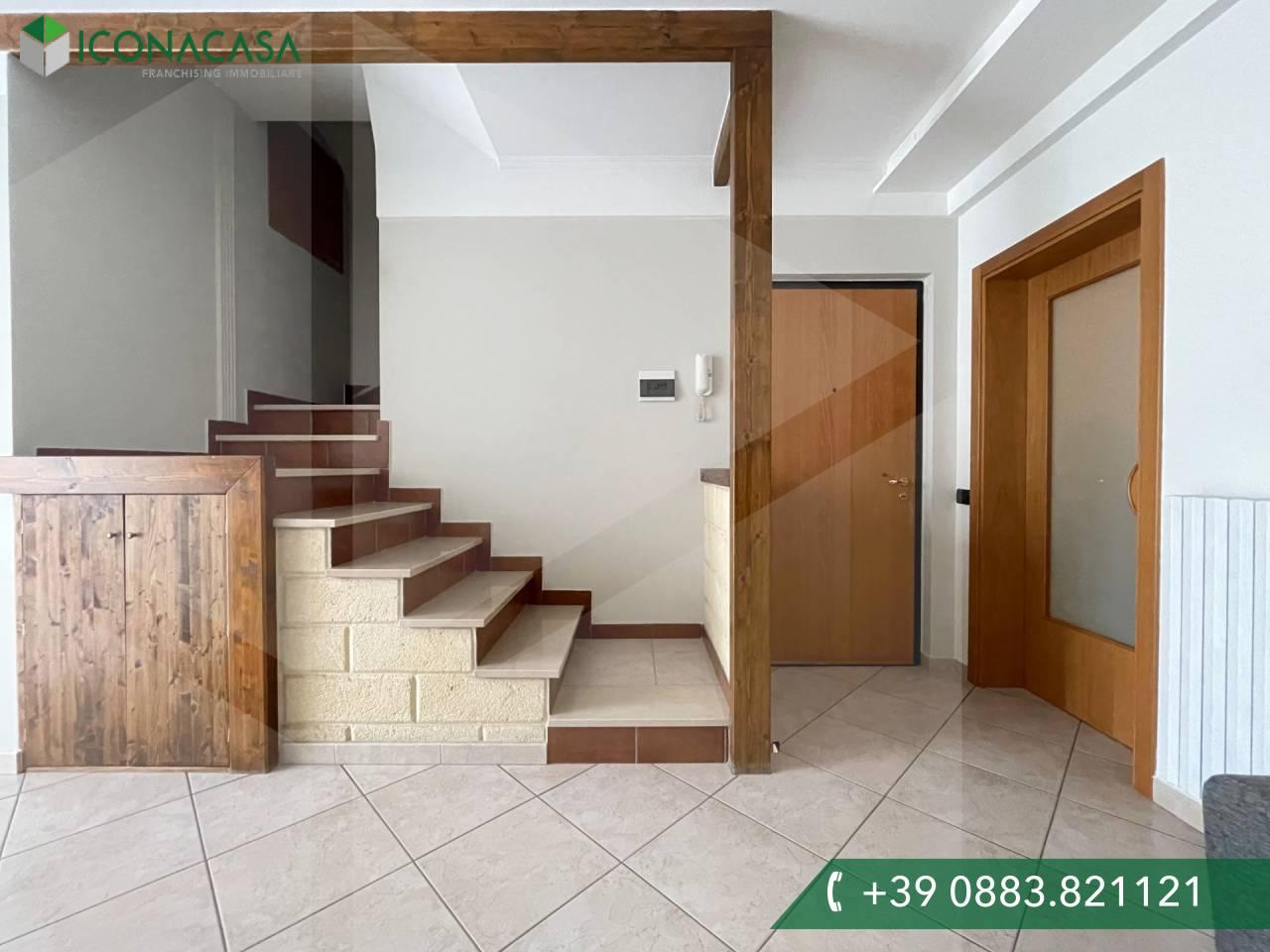 Apartamento de 5 habitaciónes en Andria, Italy No. 15089
