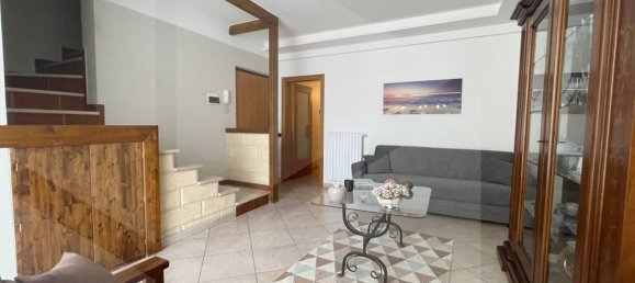 Apartamento de 5 habitaciónes en Andria, Italy No. 15089 3
