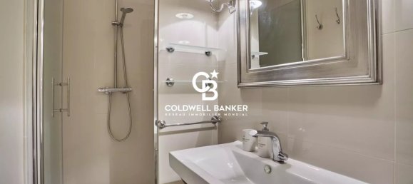 1 bedroom Duplex in Paris, France No. 163803 11