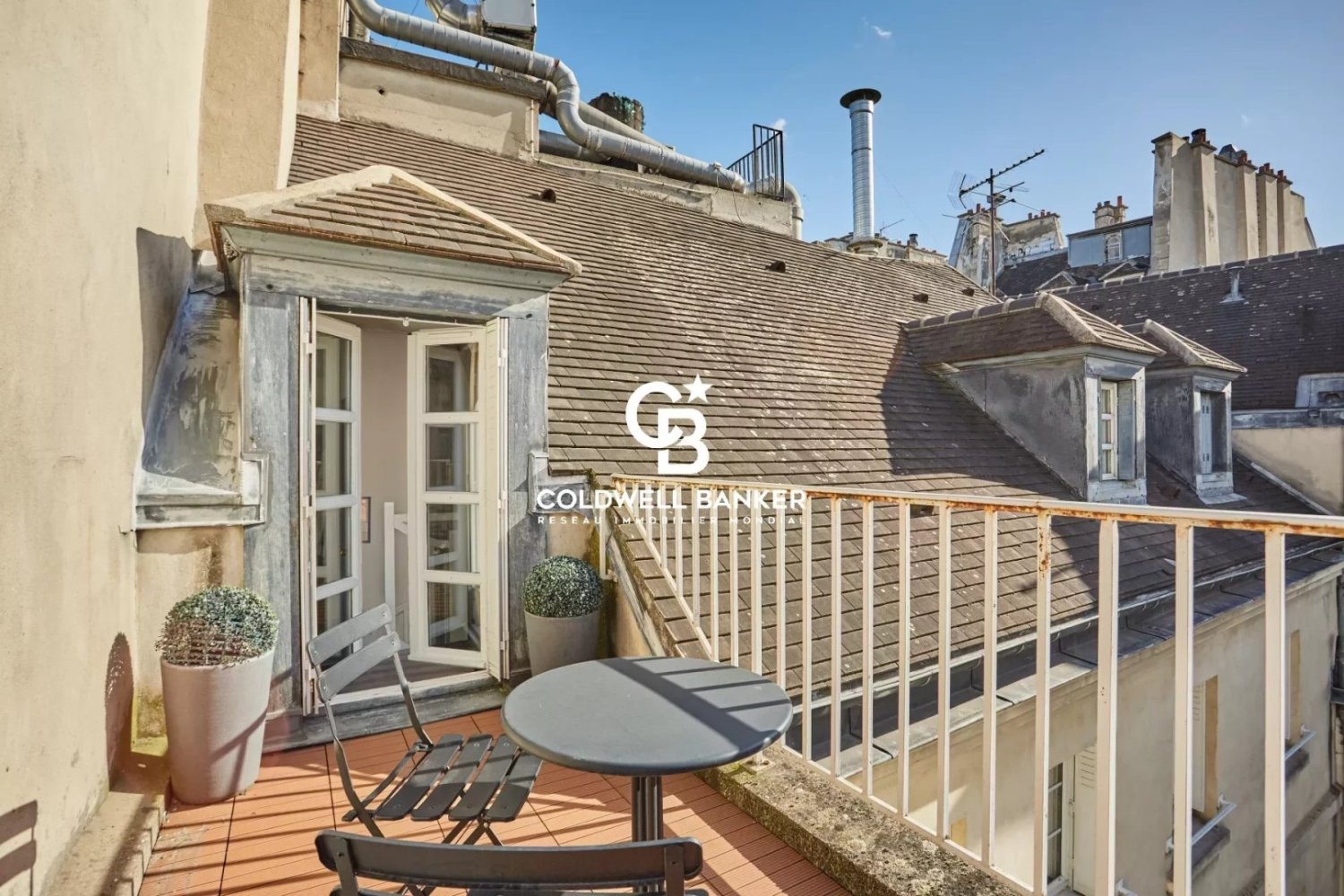 1 bedroom Duplex in Paris, France No. 163803