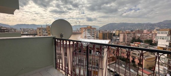 3 bedrooms Apartment in Palermo, Italy No. 104484 3