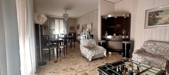 3 bedrooms Apartment in Palermo, Italy No. 104484 2