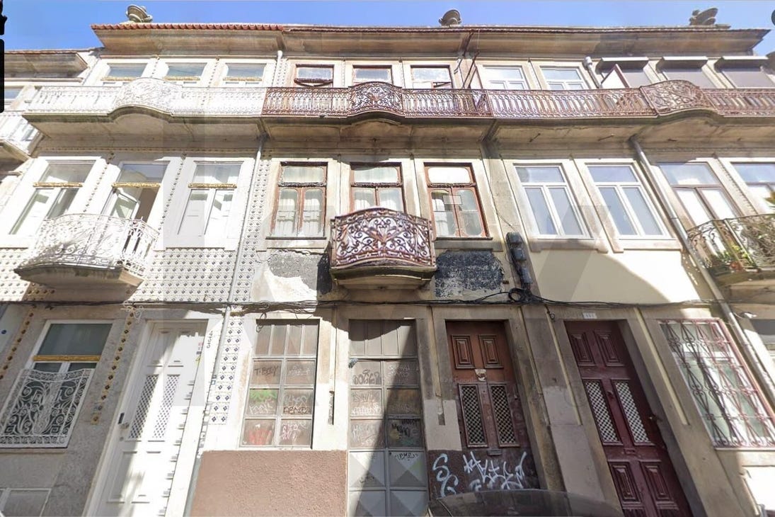 335m² Commercial property in Porto, Portugal No. 297028