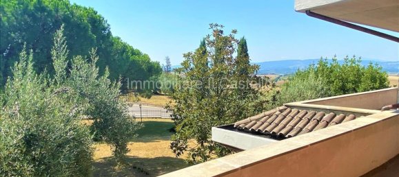 5 rooms Villa in Castiglione del Lago, Italy No. 113231 4