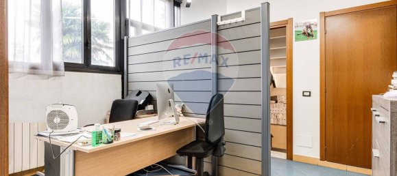 Gewerbliche Immobilie in Busto Arsizio, Italy 400m², Nr. 58556 10