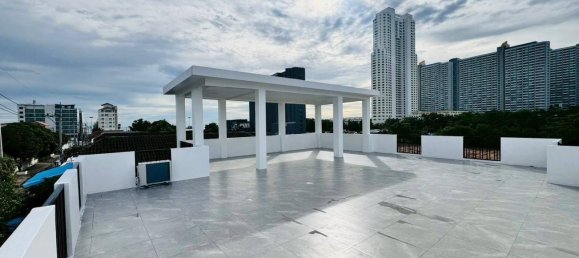 Villa de 5 dormitorios en Pattaya, Thailand No. 72739 9