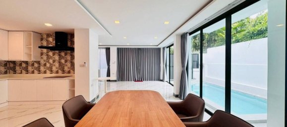 Villa de 5 dormitorios en Pattaya, Thailand No. 72739 17