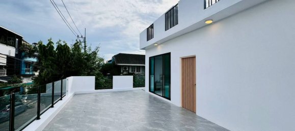 Villa de 5 dormitorios en Pattaya, Thailand No. 72739 12