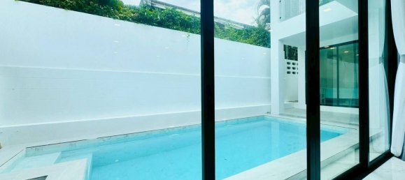 Villa de 5 dormitorios en Pattaya, Thailand No. 72739 18