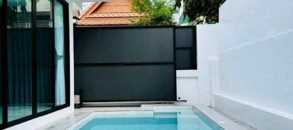 Villa de 5 dormitorios en Pattaya, Thailand No. 72739 3