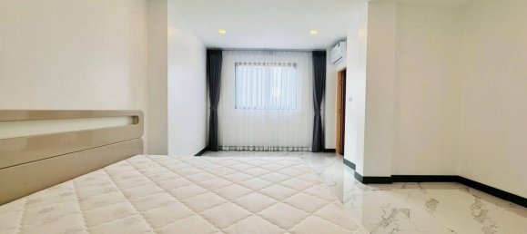 Villa de 5 dormitorios en Pattaya, Thailand No. 72739 23