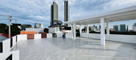 Villa de 5 dormitorios en Pattaya, Thailand No. 72739 7