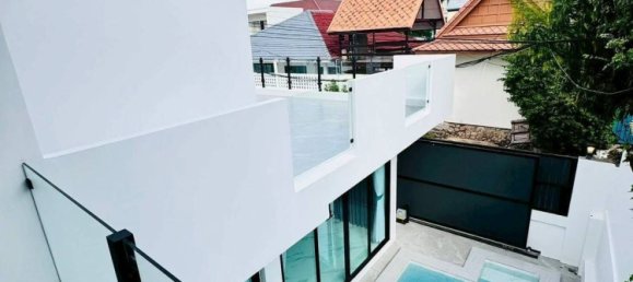 Villa de 5 dormitorios en Pattaya, Thailand No. 72739 6