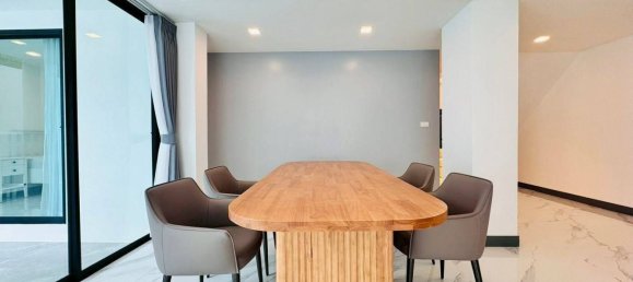 Villa de 5 dormitorios en Pattaya, Thailand No. 72739 16