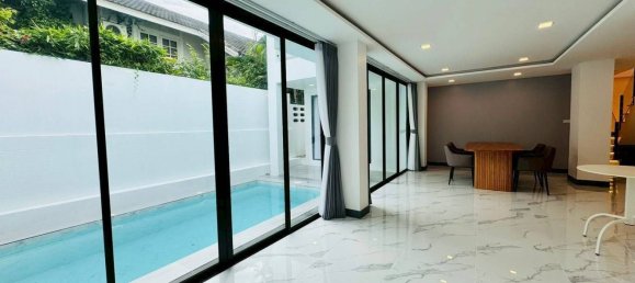 Villa de 5 dormitorios en Pattaya, Thailand No. 72739 19