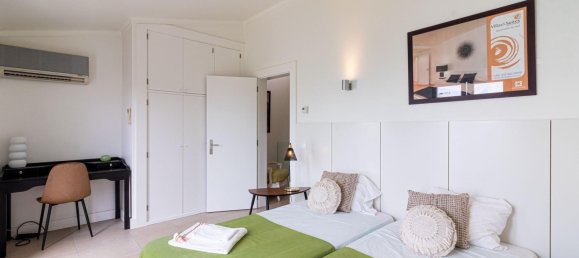 Villa de 3 dormitorios en Quarteira, Portugal No. 98646 32