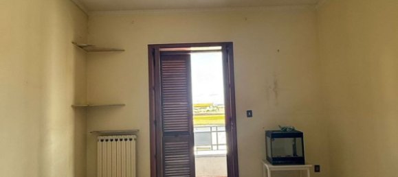 4 Schlafzimmer Wohnung in Giugliano in Campania, Italy, Nr. 341292 8