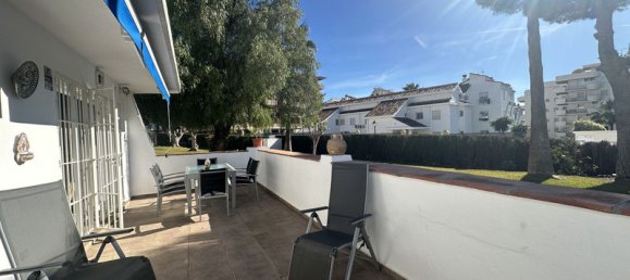 Apartamento de 3 dormitorios en Marbella, Spain No. 34798 2