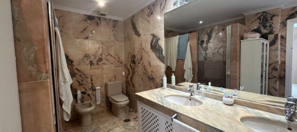 Apartamento de 3 dormitorios en Marbella, Spain No. 34798 20