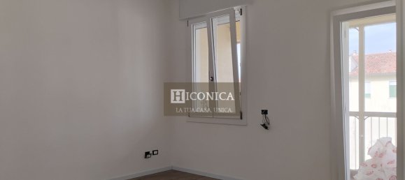 3 rooms Apartment in Treviso, Italy No. 301642 4