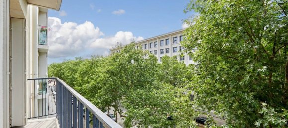 2 bedrooms Apartment in Paris, France No. 146175 3