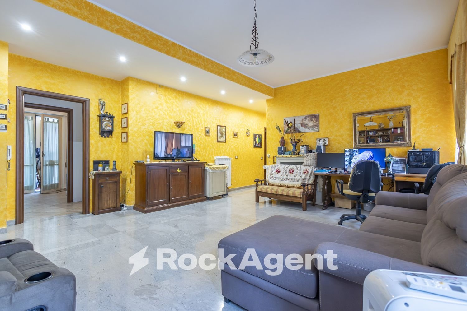 5 rooms Apartment in Catanzaro, Italy No. 286709