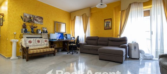 5 rooms Apartment in Catanzaro, Italy No. 286709 4