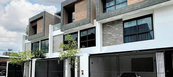 3 bedrooms Bungalow in Bang Kapi, Thailand No. 22304 2