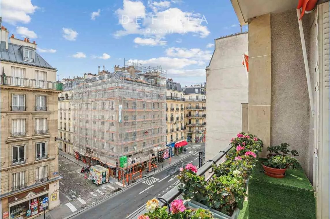 2 bedrooms Apartment in Paris, France No. 285159
