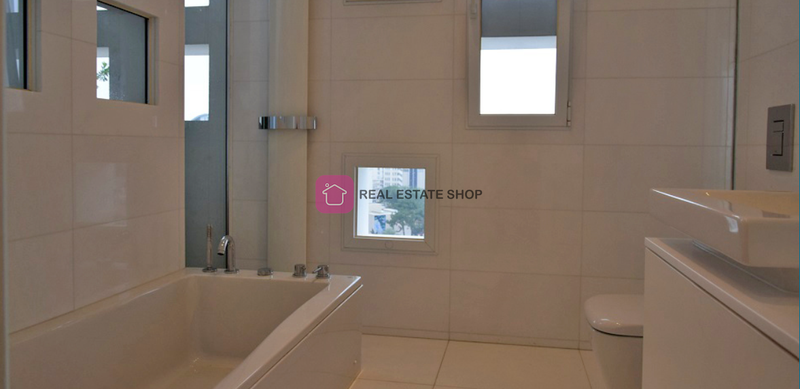 Apartamento de 4 dormitorios en Nicosia, Cyprus No. 18382