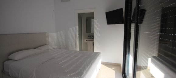 3 Schlafzimmer Villa in Marbella, Spain, Nr. 57673 30