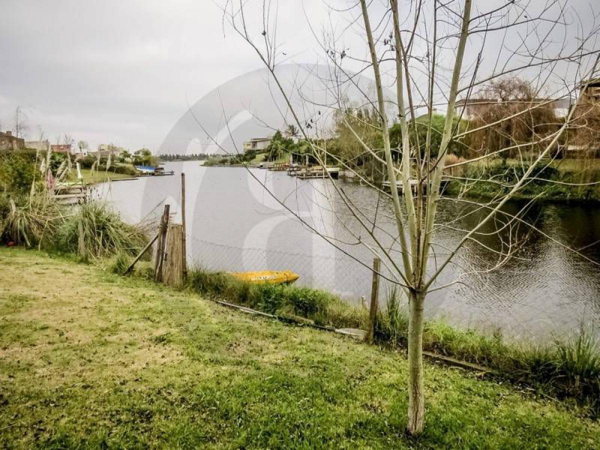 3 bedrooms House in Tigre, Argentina No. 97037