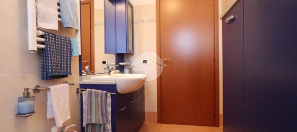 Квартира с 2 спальнями в Торторето, Италия № 371377 12