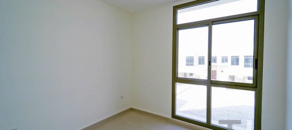 3 bedrooms Townhouse in Town Square, UAE No. 94577 8