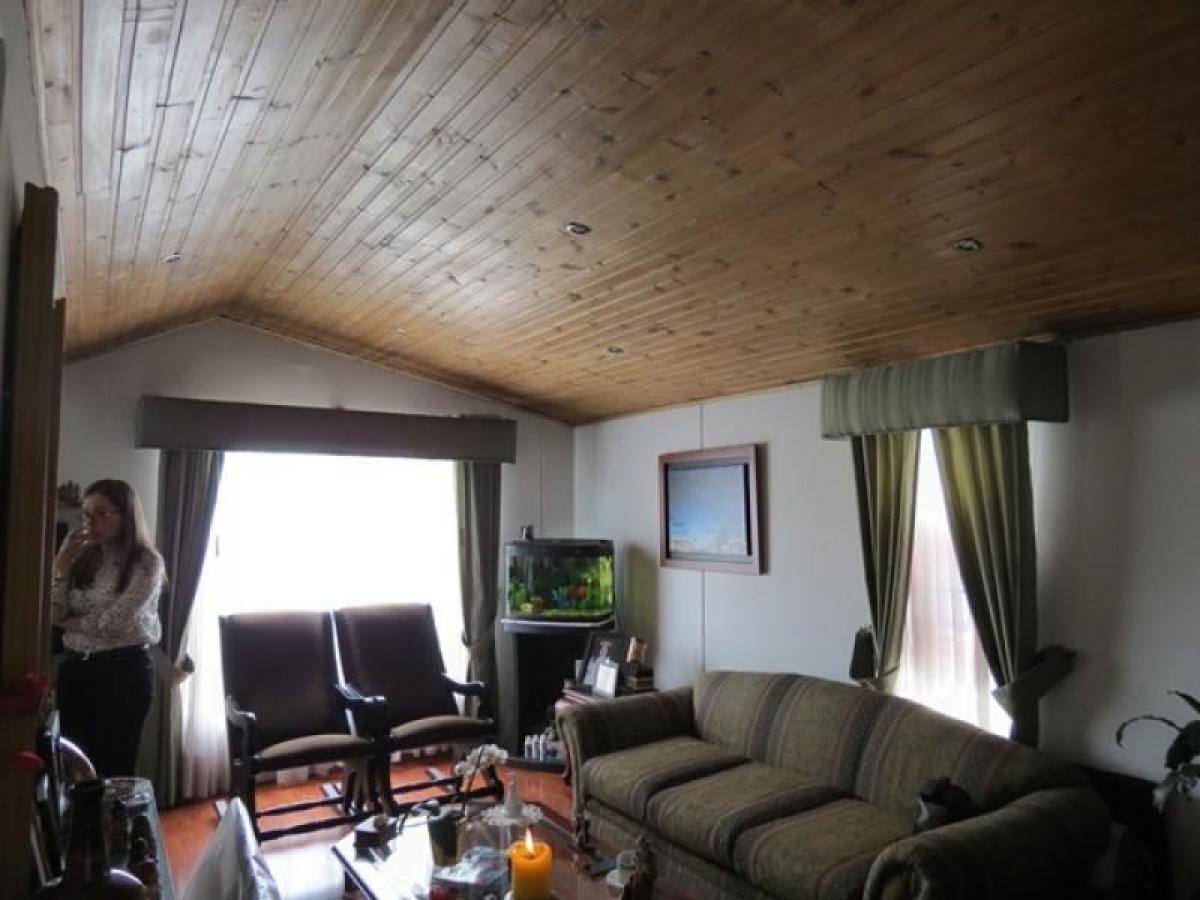 4 bedrooms House in Bogota, Colombia No. 12499