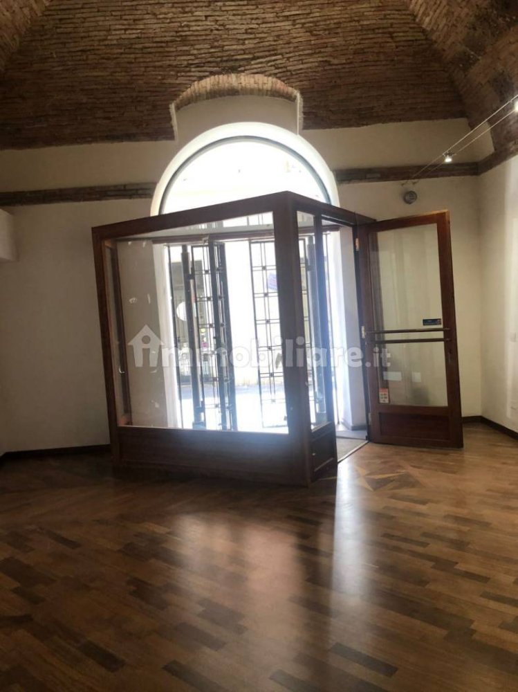 2-Zimmer Gewerbliche Immobilie in Terni, Italy, Nr. 50291