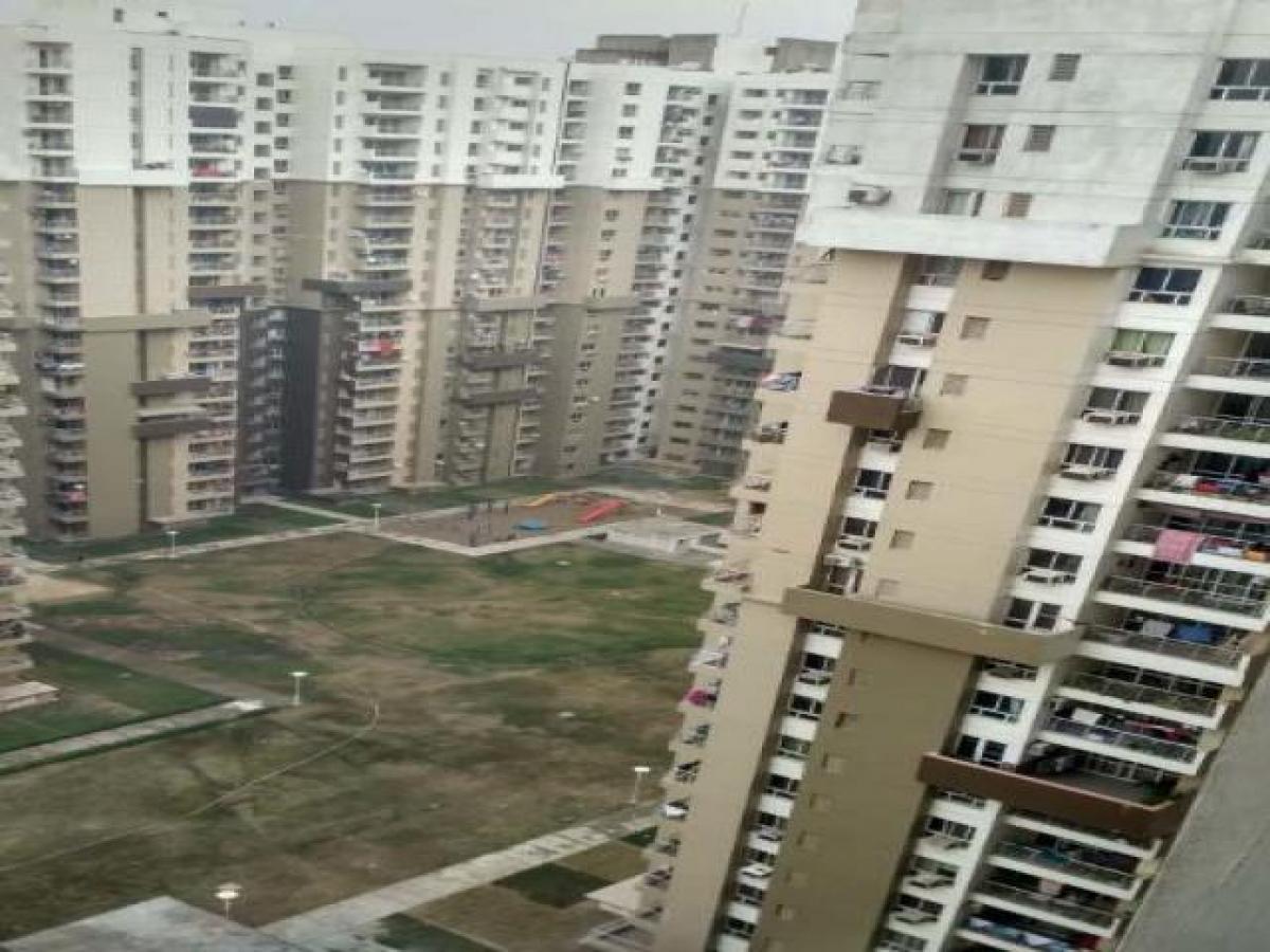 2 bedrooms House in Noida, India No. 27134