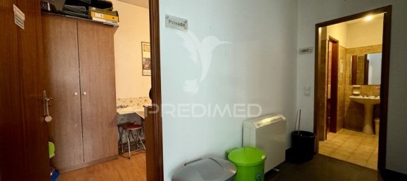 175m² Commercial property in Fatima, Portugal No. 85695 6