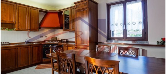 4 rooms Villa in Lecco, Italy No. 63789 6