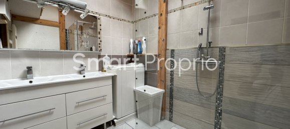 4 chambres Maison à Riom, France No. 195152 10