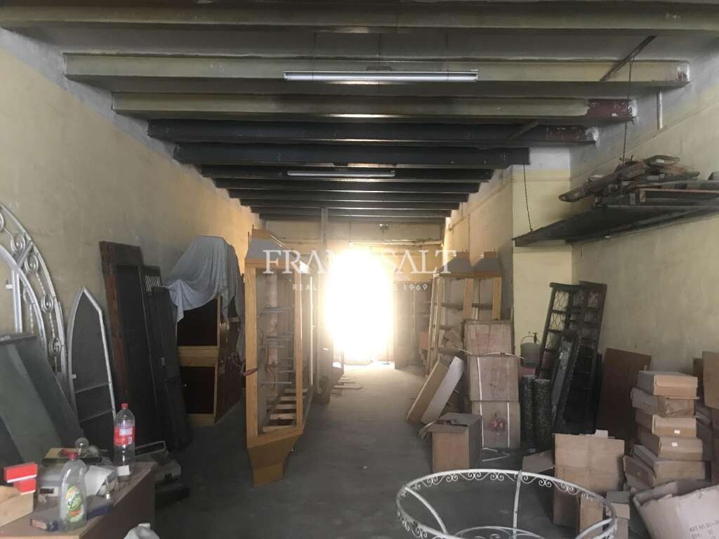  محل تجاري في Qormi, Malta 102متر مربع رقم 12625