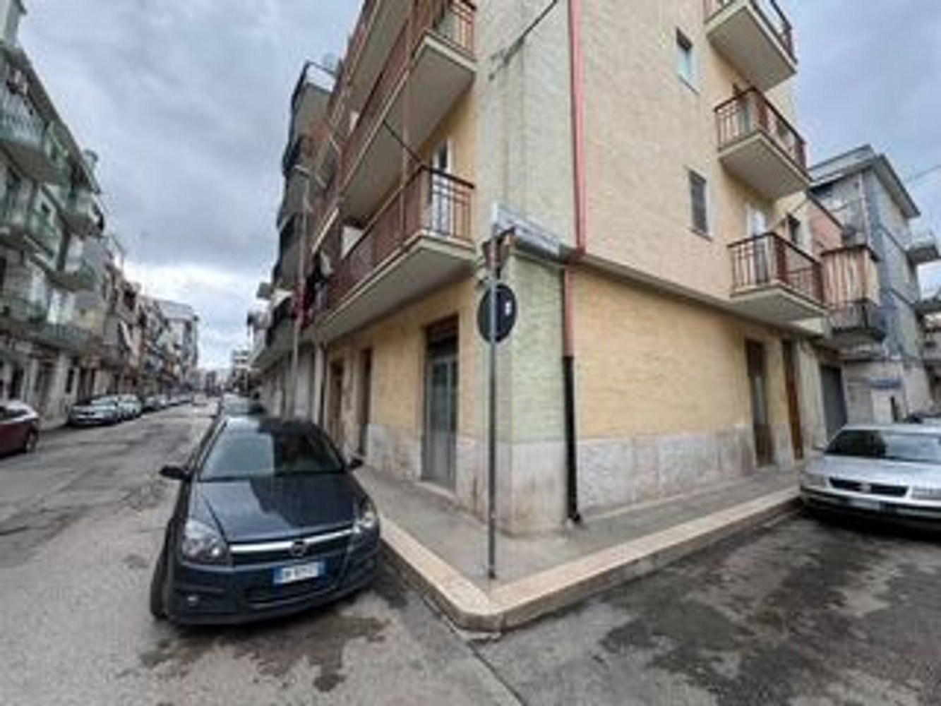 3 rooms Apartment in Barletta, Italy No. 23454