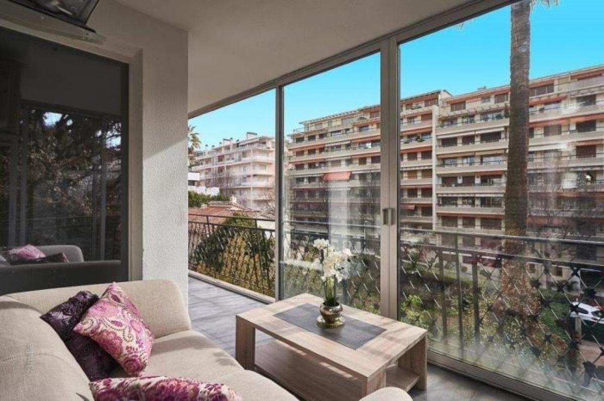 2 bedrooms Apartment in Cannes, France No. 2952