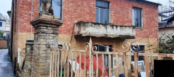 1 room Warehouse in Capannori, Italy No. 275137 8